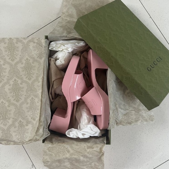 Gucci Pink Rubber Slip On Shoes size 7 with box - Picture 5 of 5